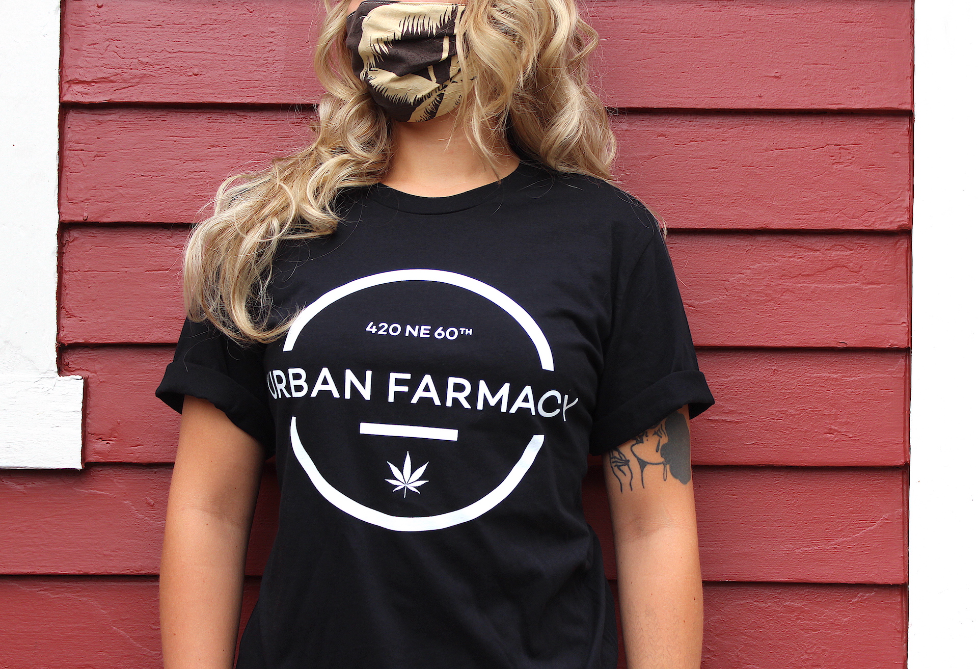 Photograph of product: Urban Farmacy - T-Shirt Round Logo "Black" (S-XL)