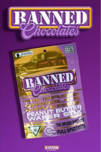 Photograph of product: BANNED EDIBLE CO. | CHOCOLATE PEANUT BUTTER WAFER STIX | 3PK | 200MG