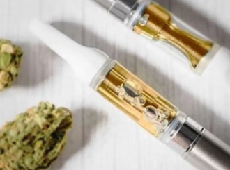 Photograph of product: Summit | Strawberry Banana | Live Resin Cartridge | 1g