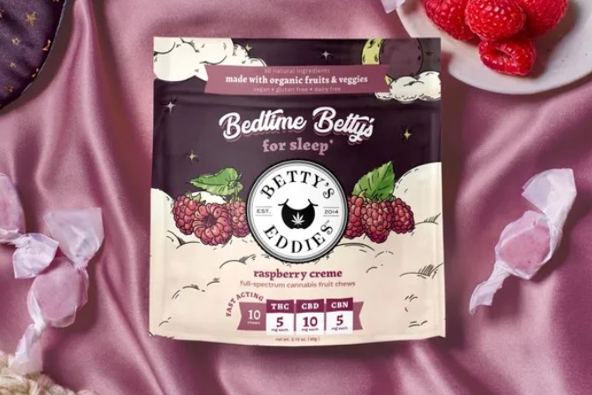 Photograph of product: Ratio Edible - Betty's Eddies - Raspberry Creme Fruit Chews (H) - 100mg 2:4:1 TH-oui:CBD:CBN (10pk)