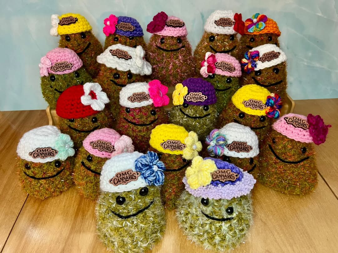 Photograph of product: OMG Stash Jar Buddy with Floral Hat