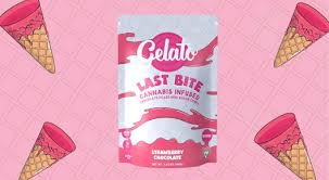 Photograph of product: Gelato Last Bite Strawberry Chocolate 10pk