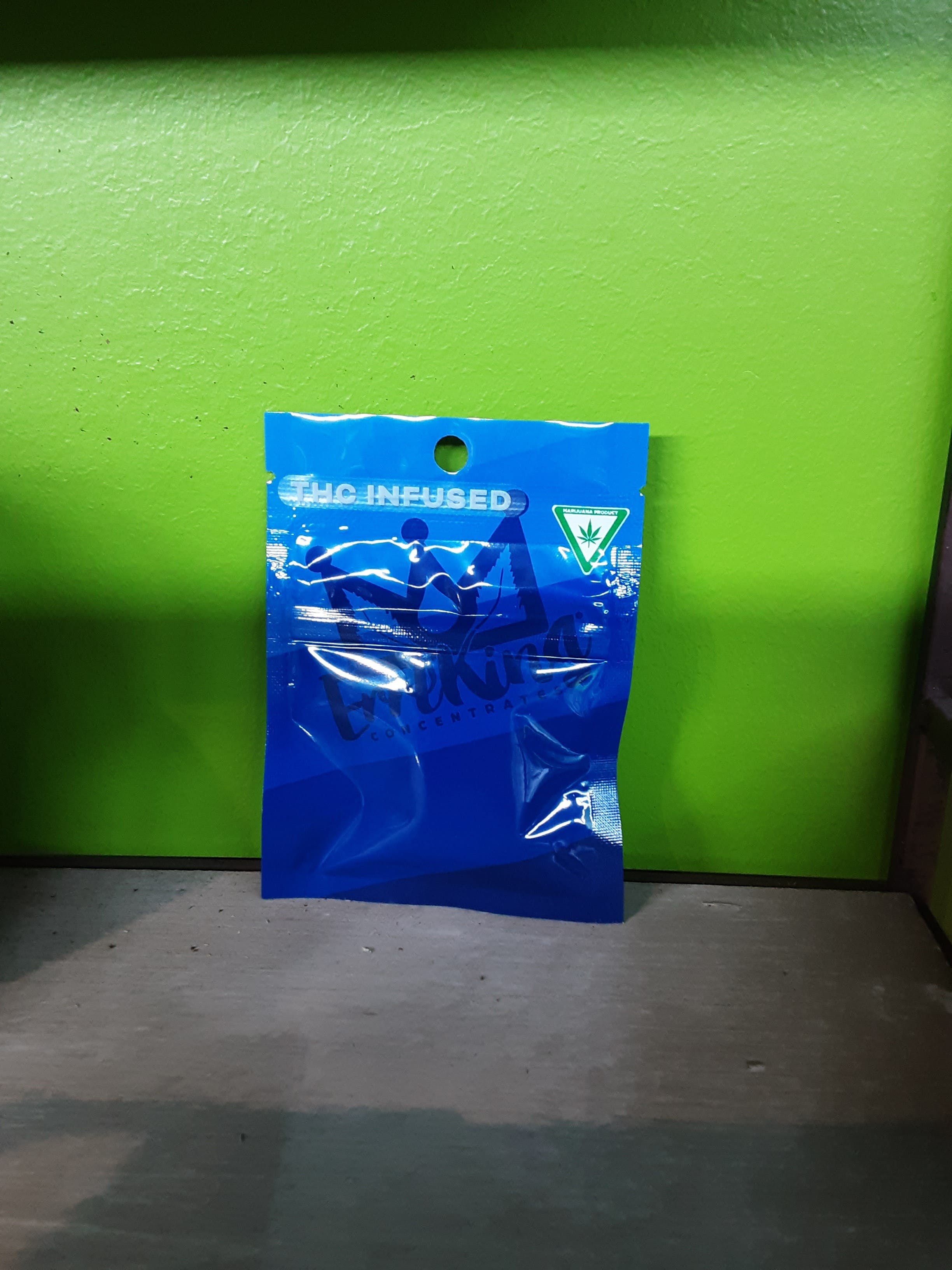 Photograph of product: EK-Blue Raspberry Gummy 50mg-2pack