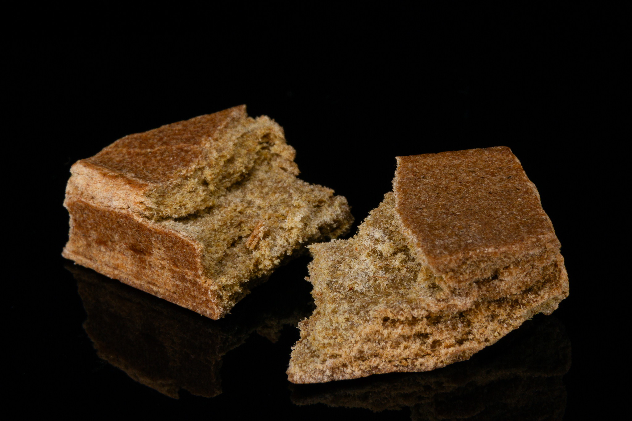 Photograph of product: 1G DEATHSTAR BRICK au chocolat