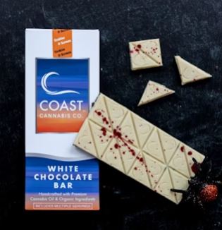 Photograph of product: Cookies & SCREAM White Chocolate Bar | 20-servings