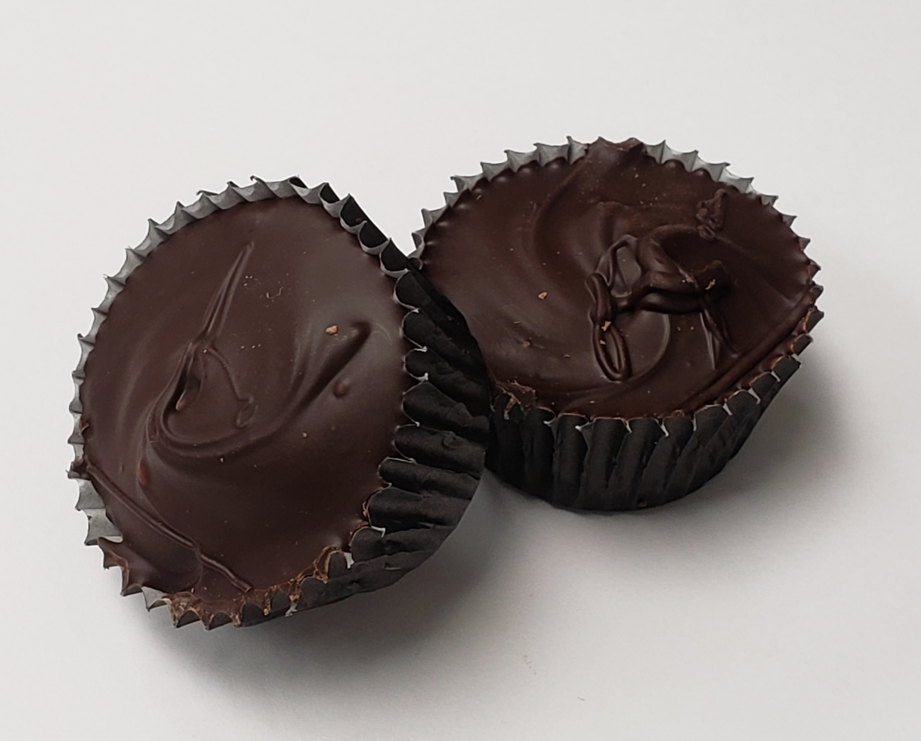 Photograph of Product: DarkChocolatePeanutButter-Cups|HRBD|93.38mg