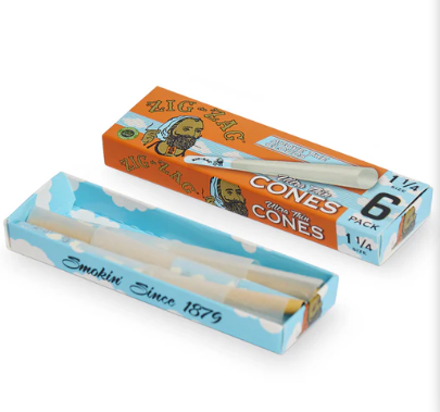 Photograph of product: Zig Zag Ultra Thin Above the Clouds 11/4 cone 6 pack