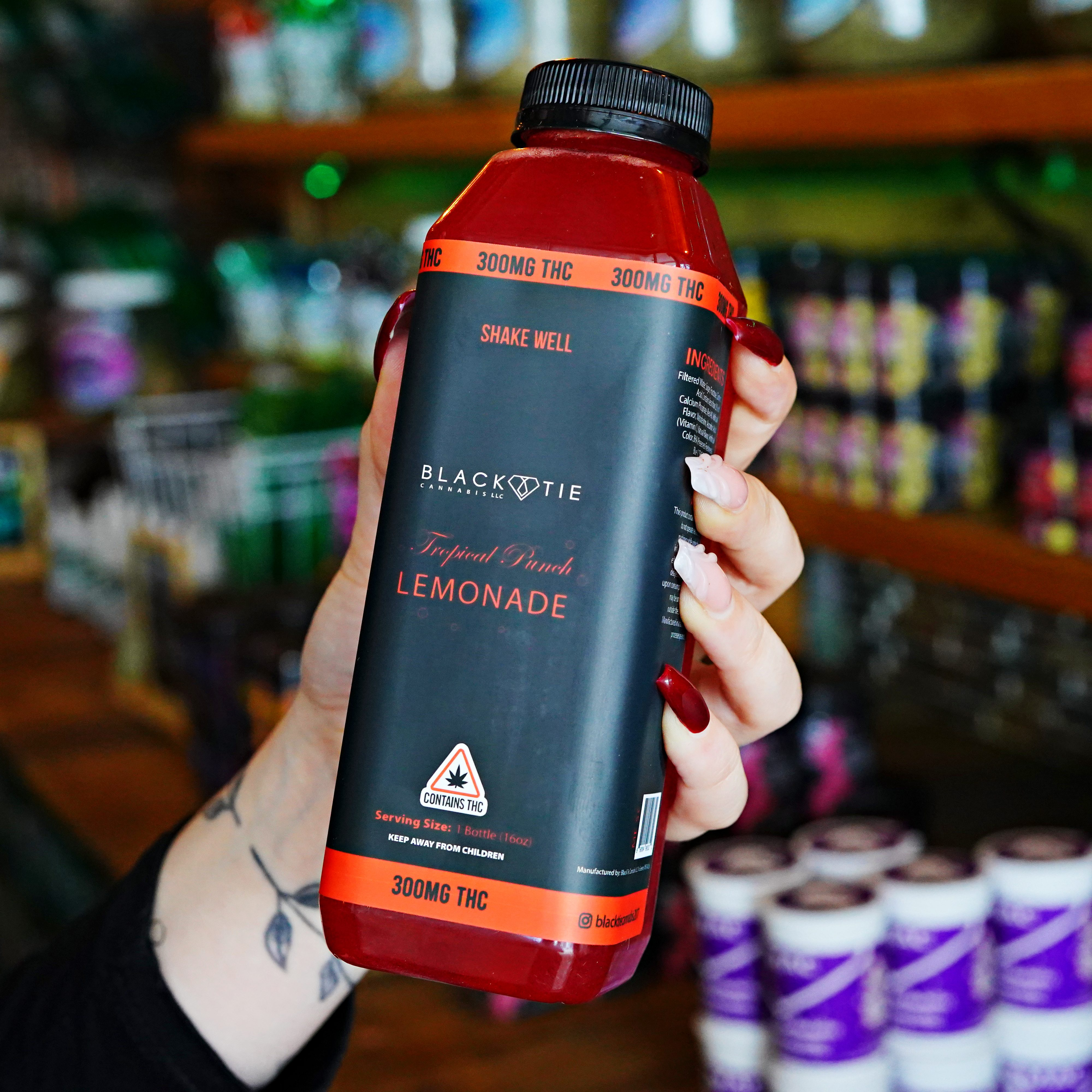 Photograph of product: (Black Tie 300mg) Tropical Punch