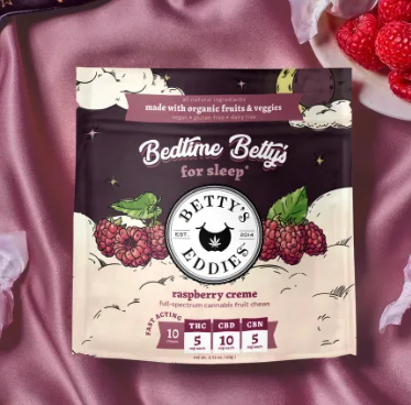 Photograph of product: Betty's Eddies 100mg 2:4:1 TH-oui:CBD:CBN Fruit Chews - Raspberry Creme 10 x 10mg