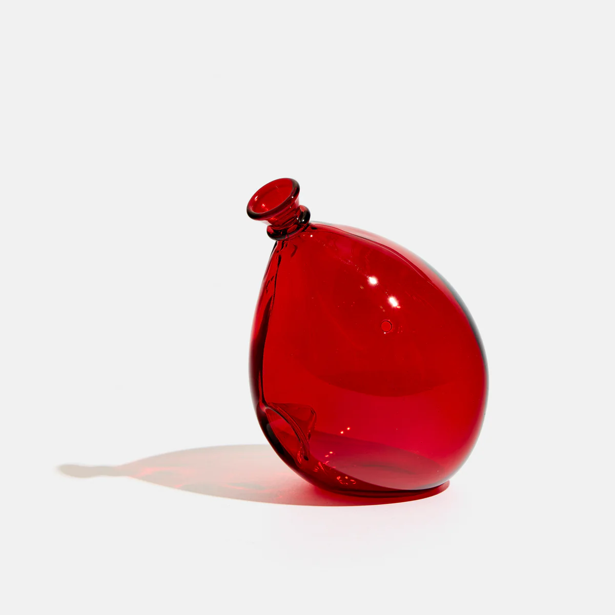 Photograph of product: Edie Parker - Balloon Pipe Candy Red