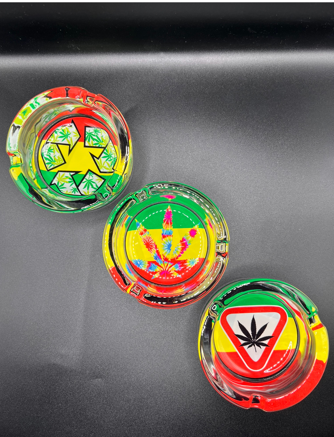 Photograph of product: 3.5" Glass Ash Tray