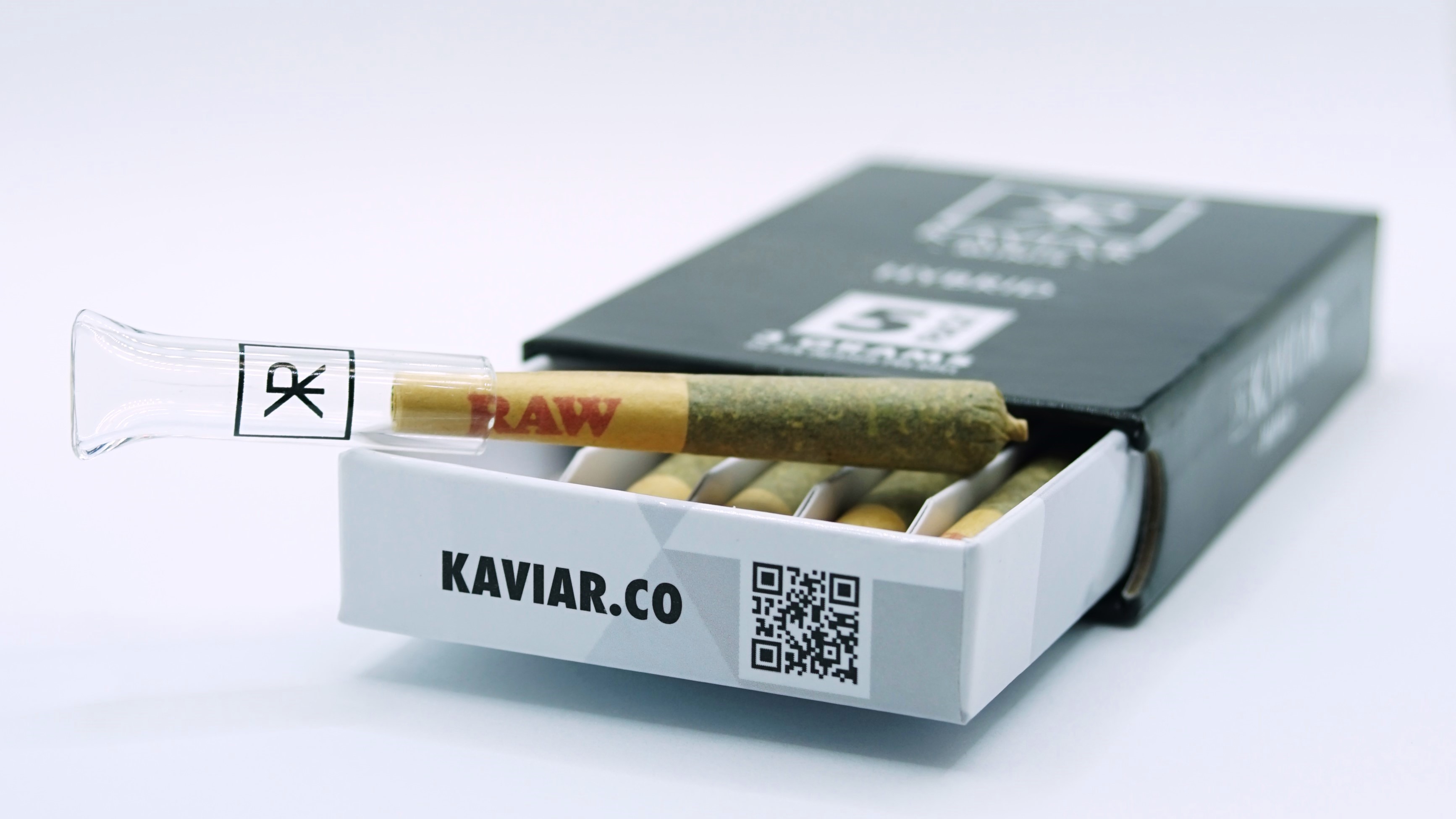 Photograph of product: Kaviar Infused Pre-Rolls Blueberry Diesel (S) 5pk
