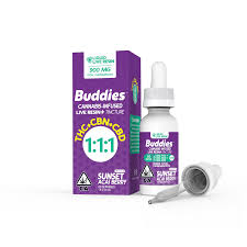 Photograph of product: 1:1:1 SUNSET ACAI BERRY LIQUID LIVE RESIN TINCTURE
