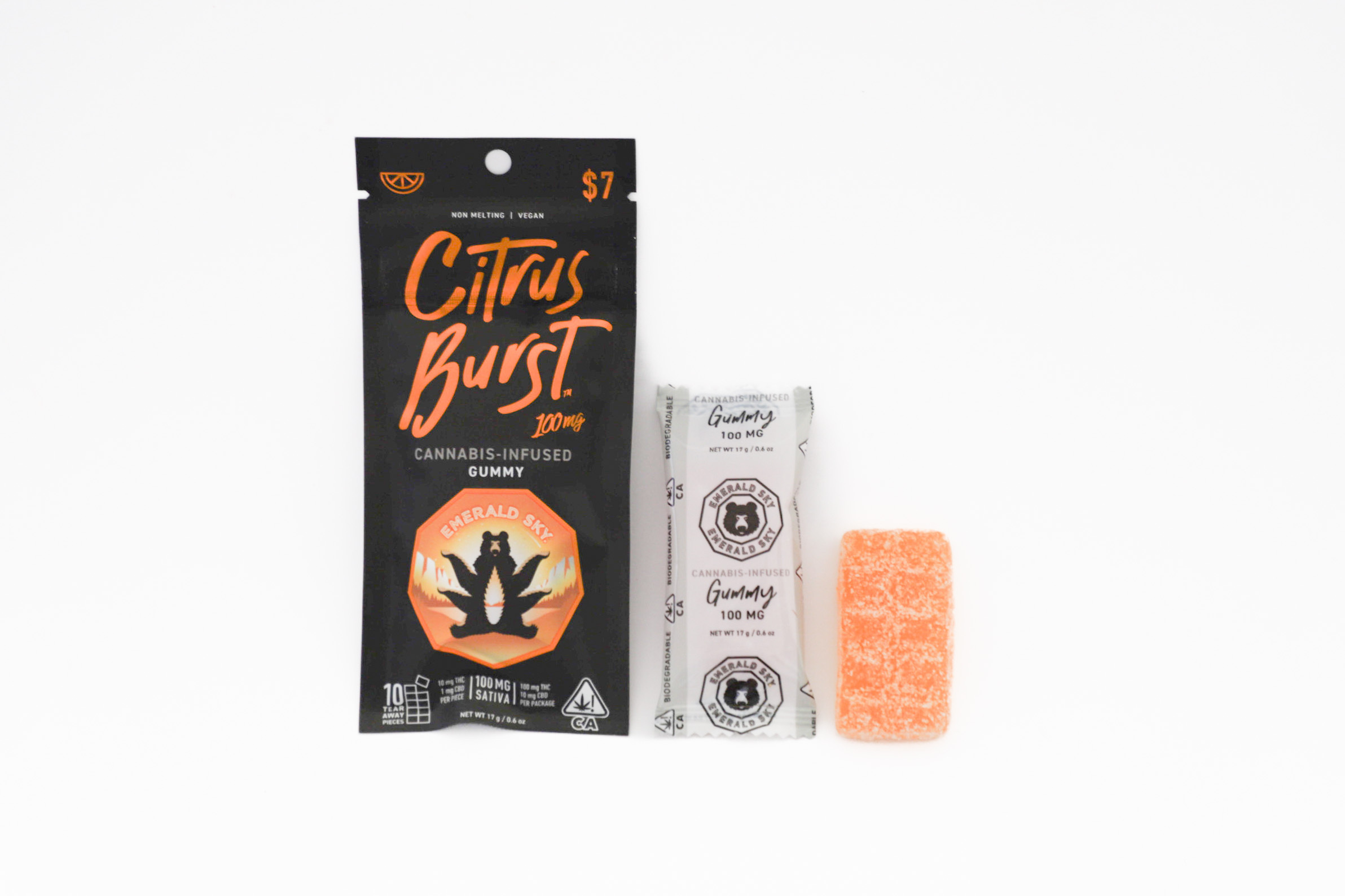 Photograph of product: Emerald Sky - Strawberry Slam - Oui'd 1pk Single - Gummy 100mg