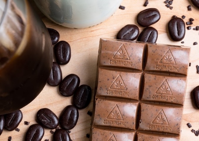 Photograph of product: ICED COFFEE CHOCOLATE BAR | 10 PCS | 5MG