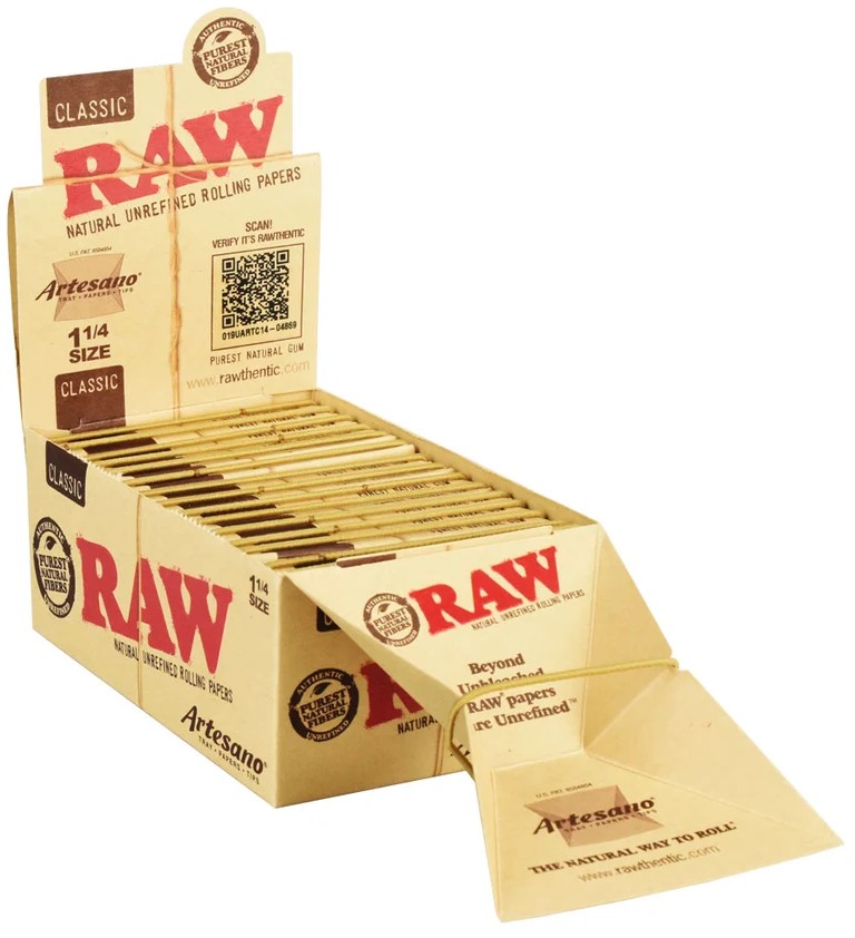 Photograph of product: RAW Artesano Tray Rolling Papers & Tips - 1 1/4"