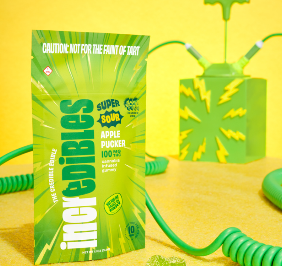 Photograph of product: Incredibles Super Sour Apple Pucker Gummy