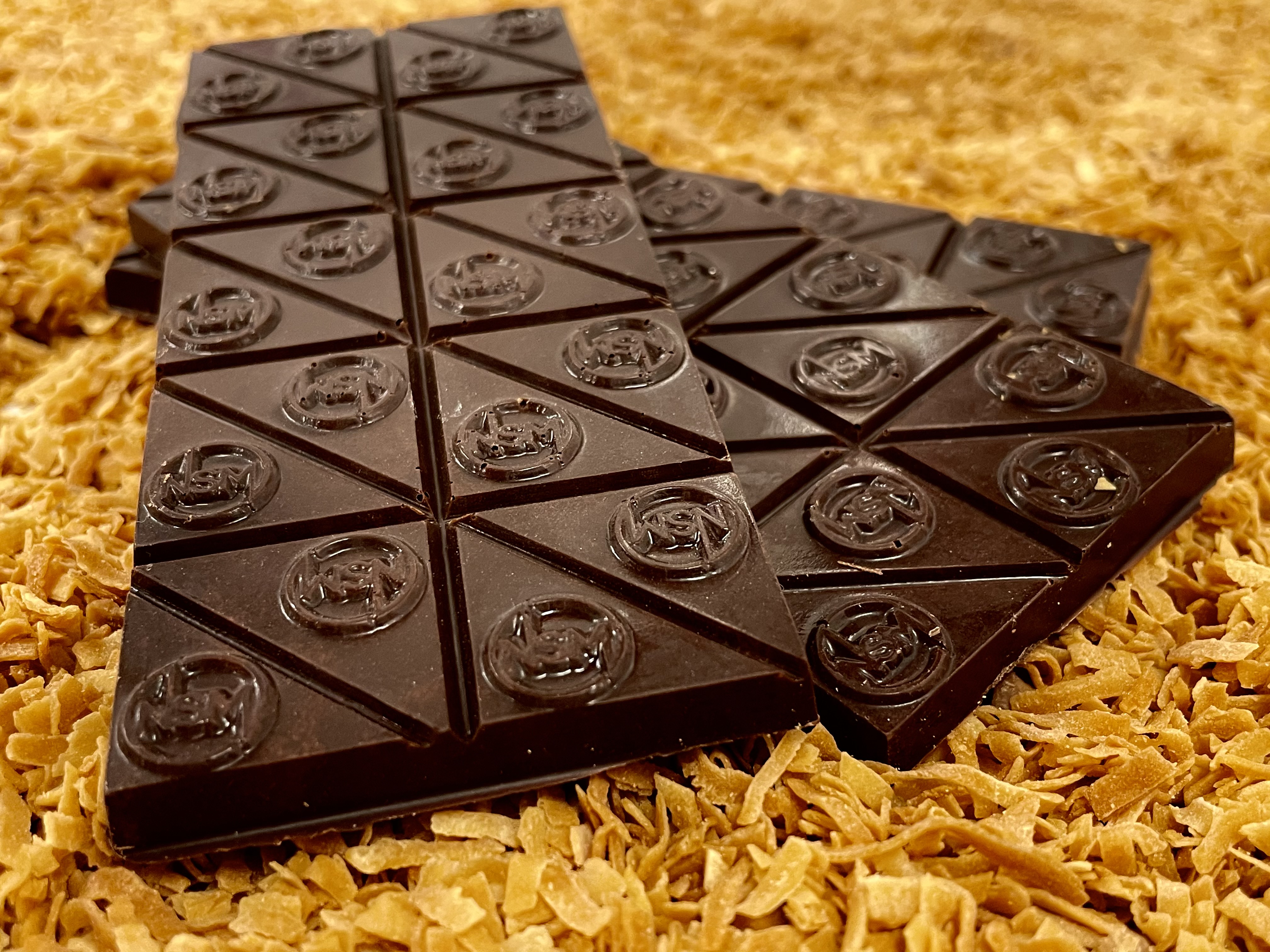 Photograph of product: NSM: Chocolate | Coconut Caramel | 200mg | 10pk