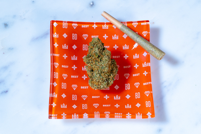 Photograph of product: GLASS ASHTRAY SMALL