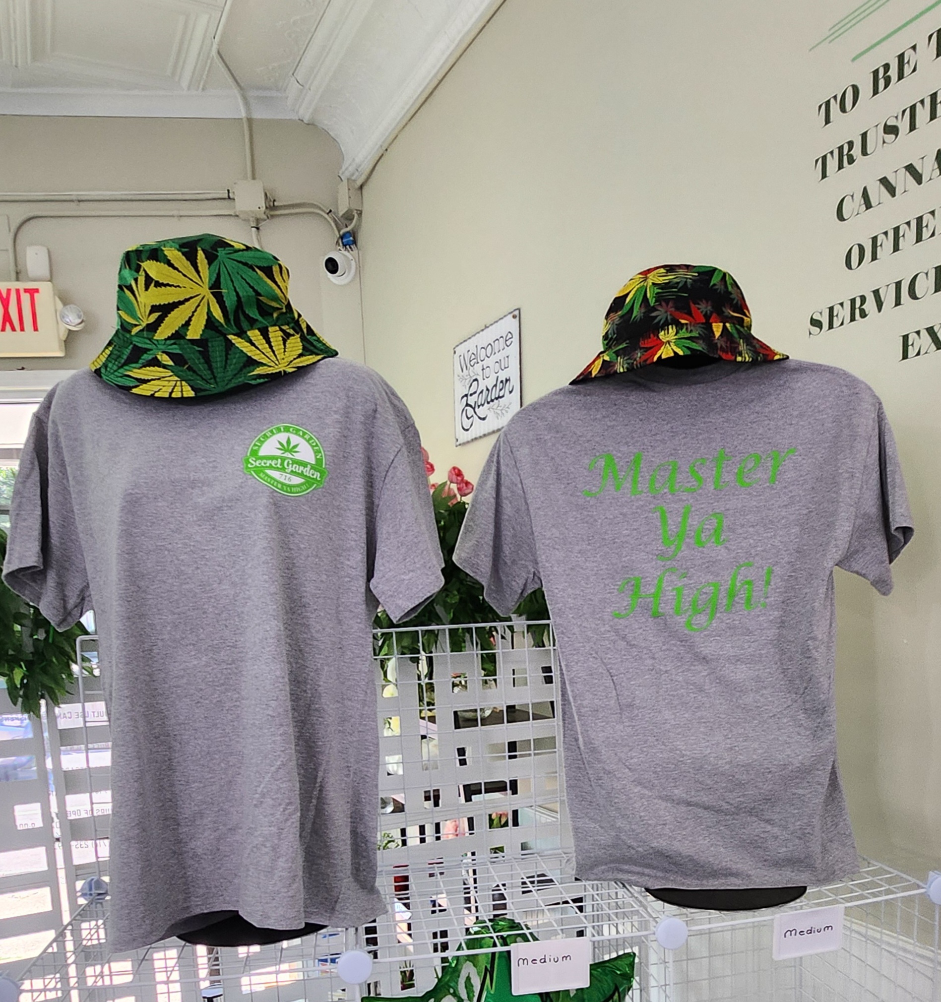 Photograph of product: Secret Garden 716 - Tee Shirt - XL