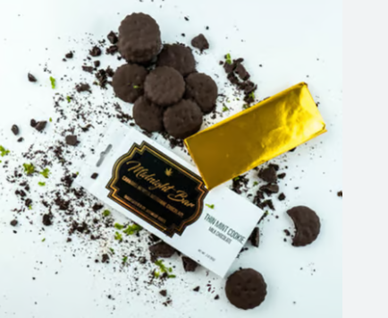 Photograph of product: Thin Mint Cookie  | Midnight Bar | Midnight Roots | 200mg