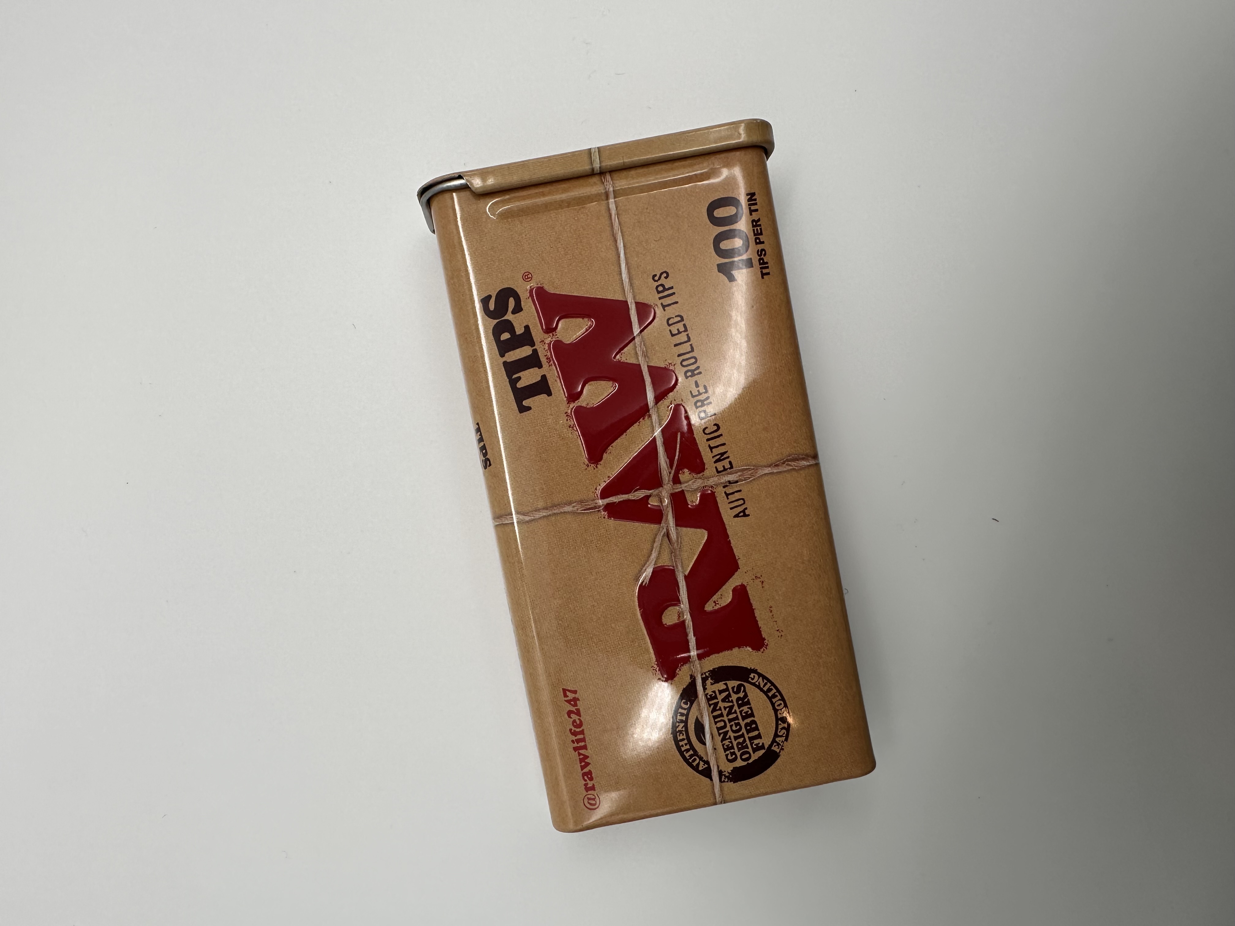 Photograph of product: RAW - Pre Roll Straight Tips in Tin - 100pk