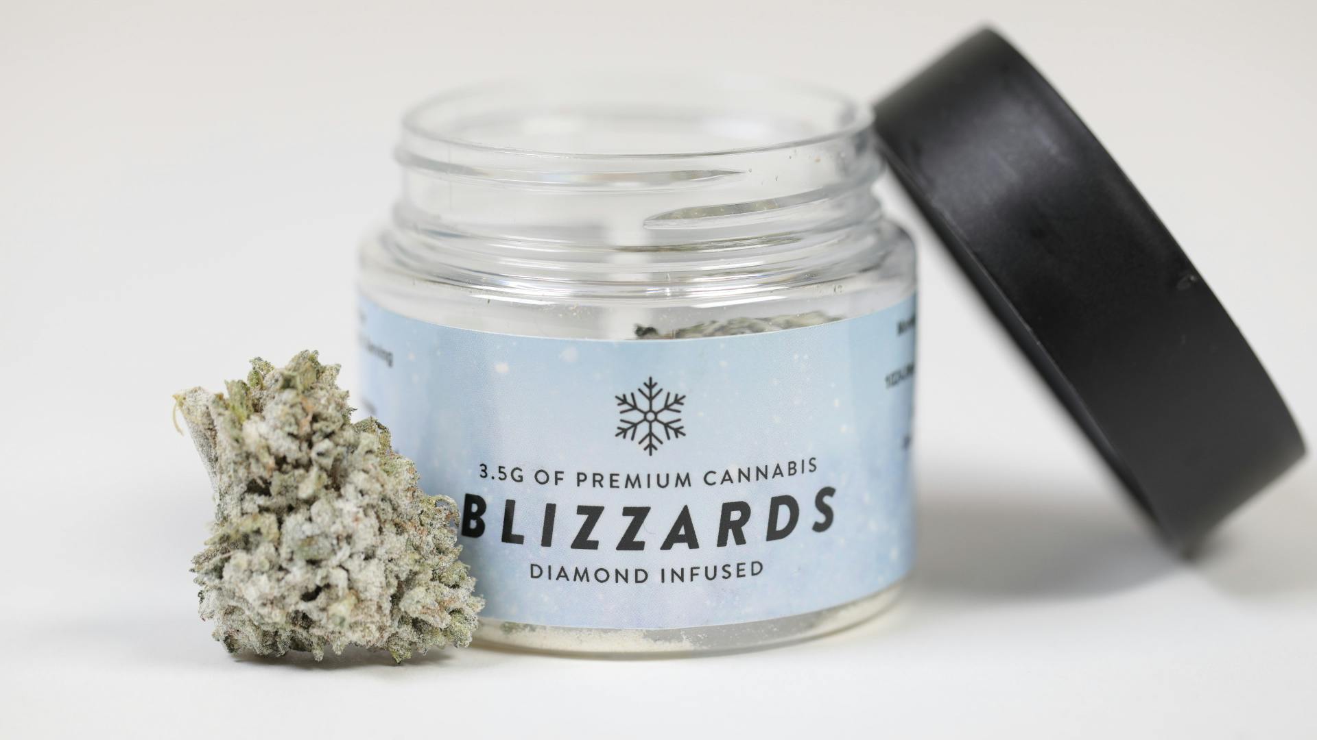 Photograph of product: Blizzards | Infused Flower | Diamond Dusted | The Soap | 3.5g | Oui'd-Hybrid | 34.46% TH-oui