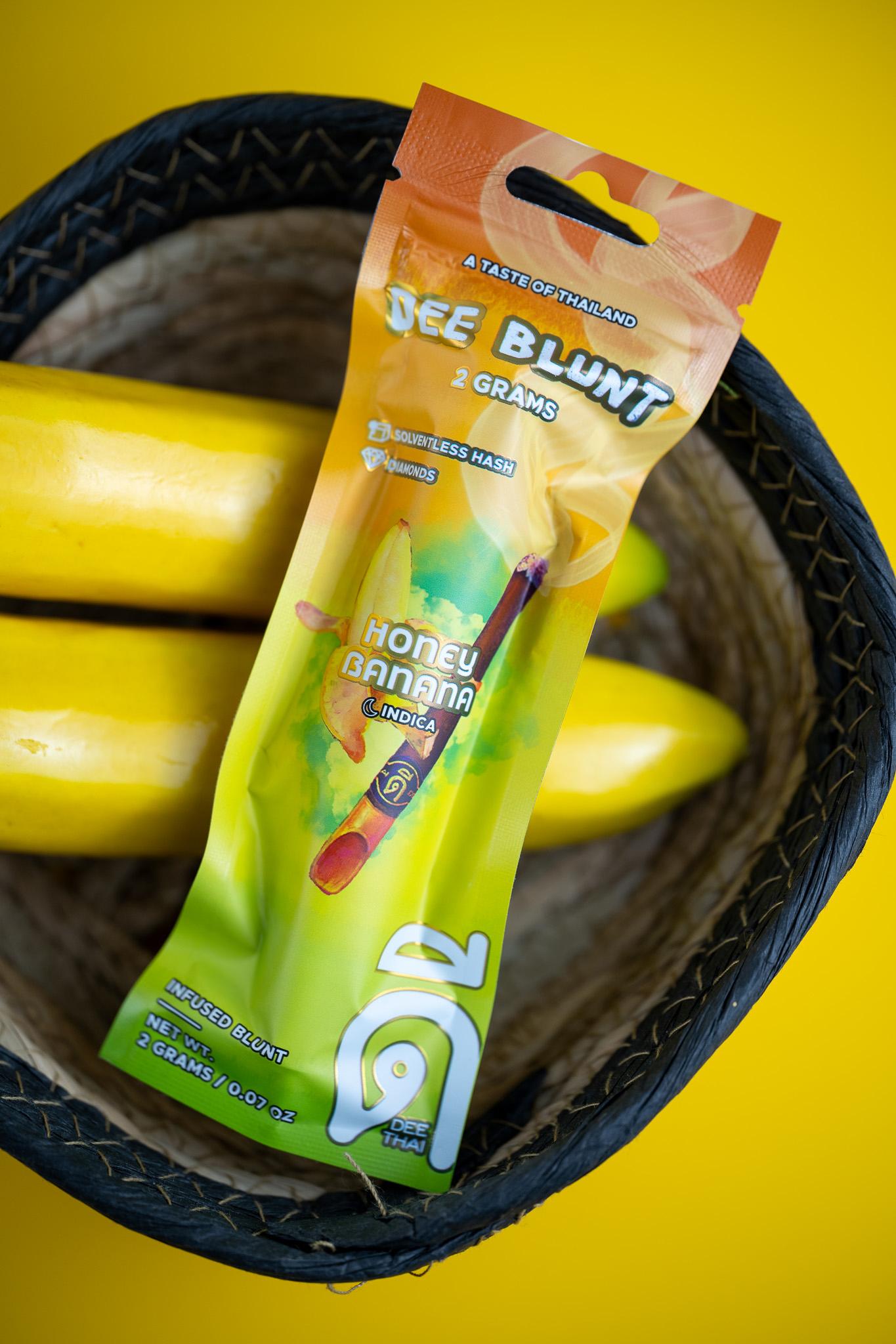 Photograph of product: Dee Blunt | Honey Banana au chocolat/Diamond Infused Blunt