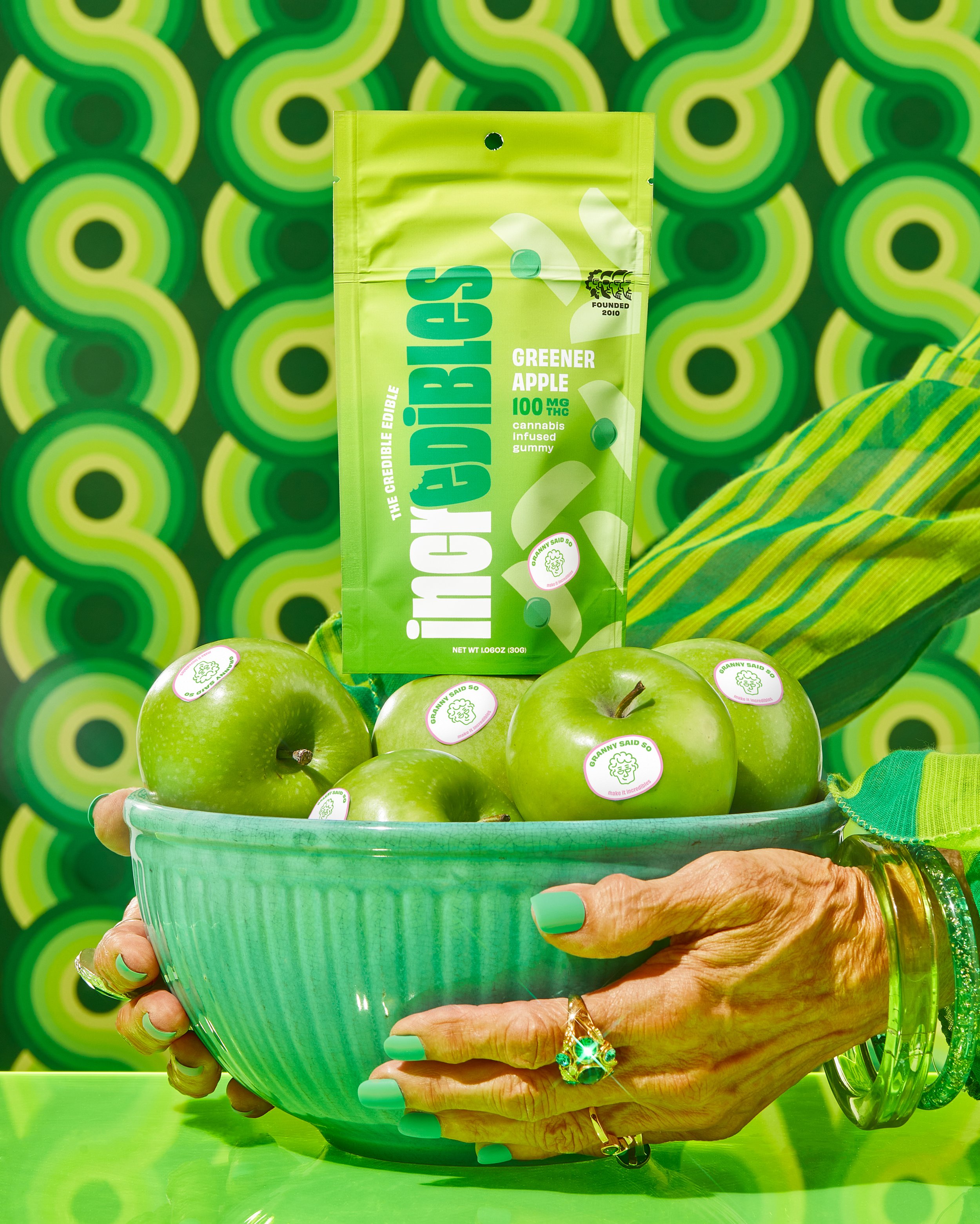 Photograph of product: Incredibles Greener Apple Gummy