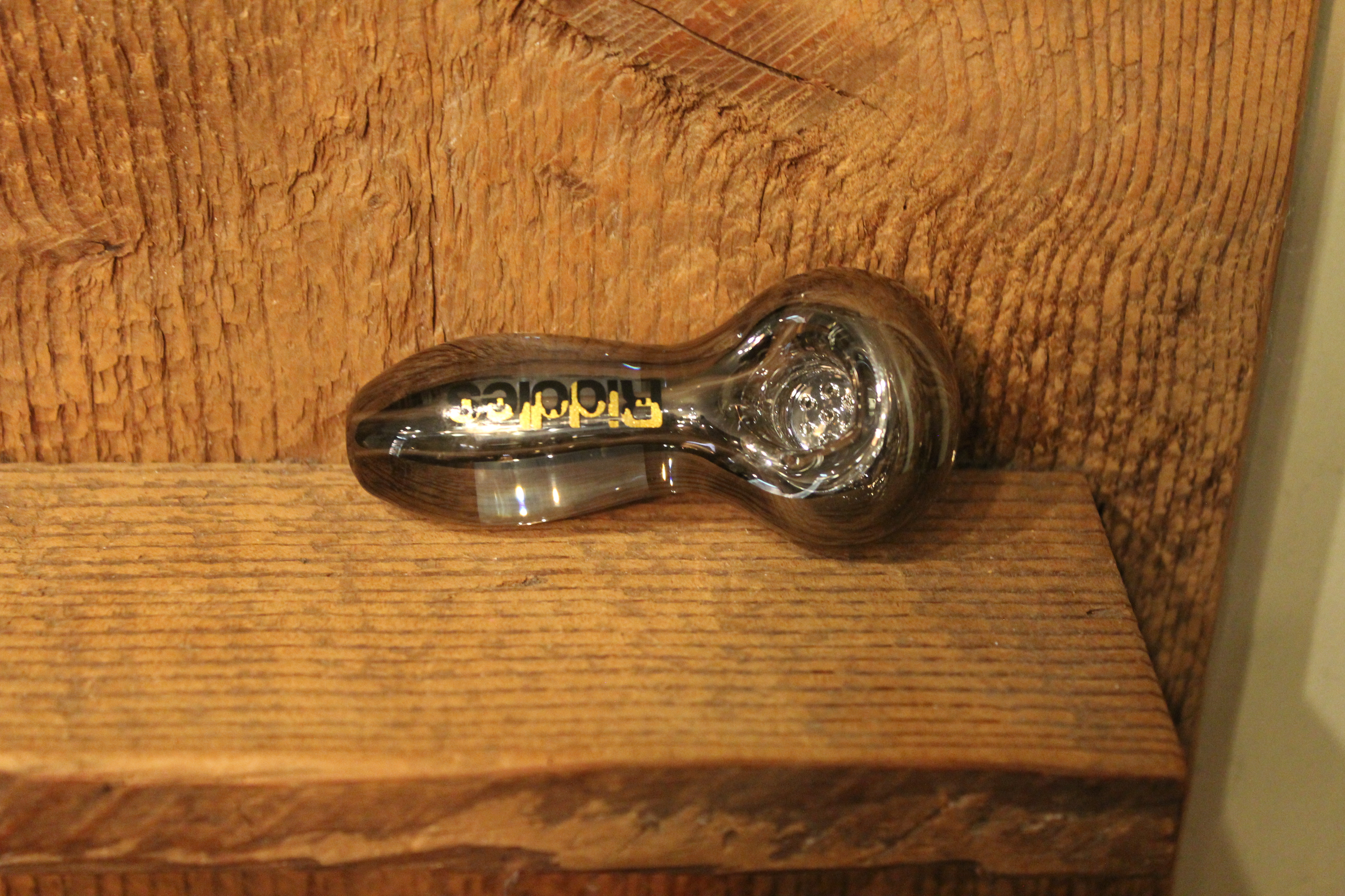 Photograph of product: Glass -  Riddles heavy Pipe with screen