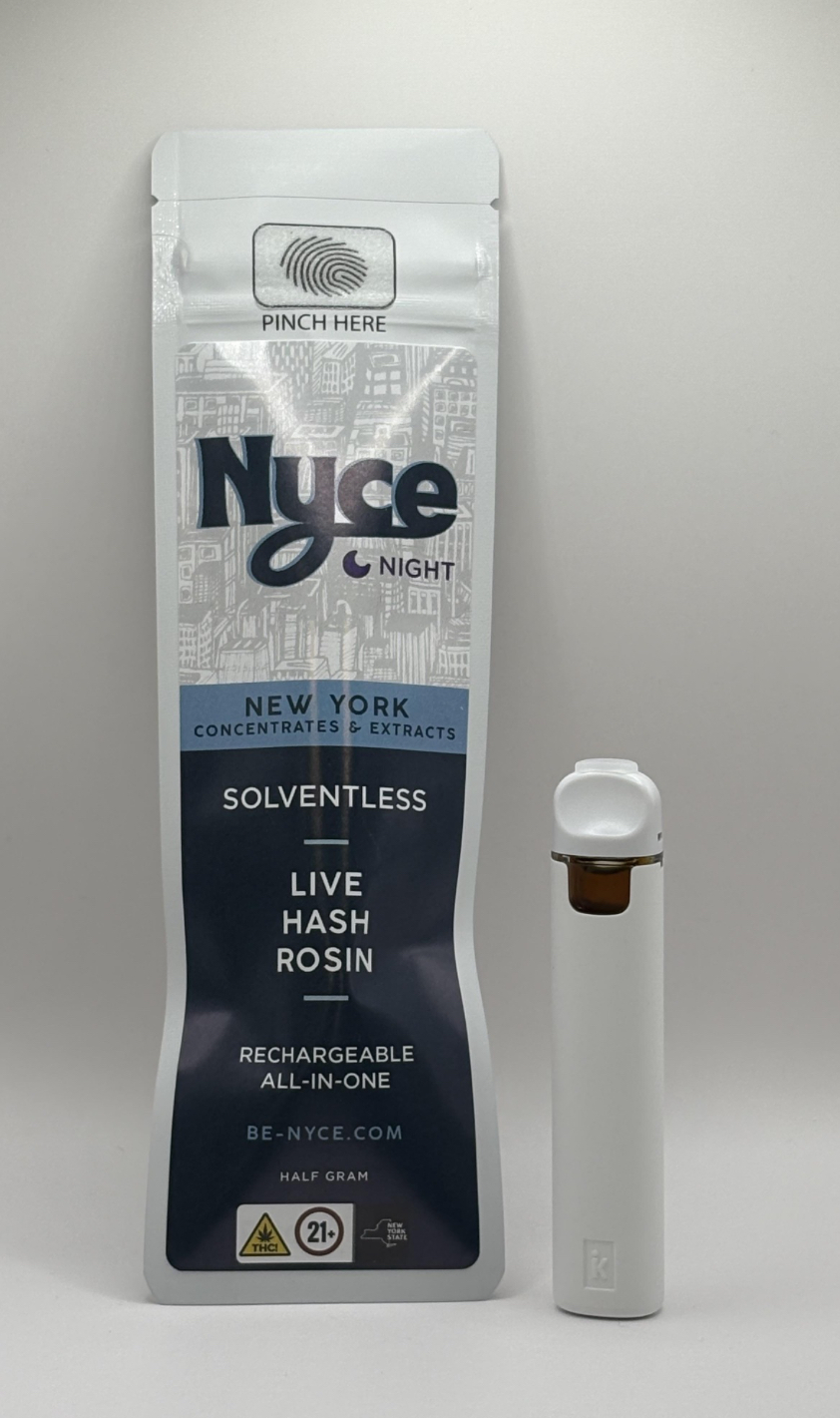 Photograph of product: Nyce - Disposable - Black Widow - 0.5g