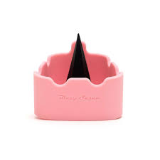 Photograph of product: Blazy Susan | Silicone Ash Tray Pink | $12
