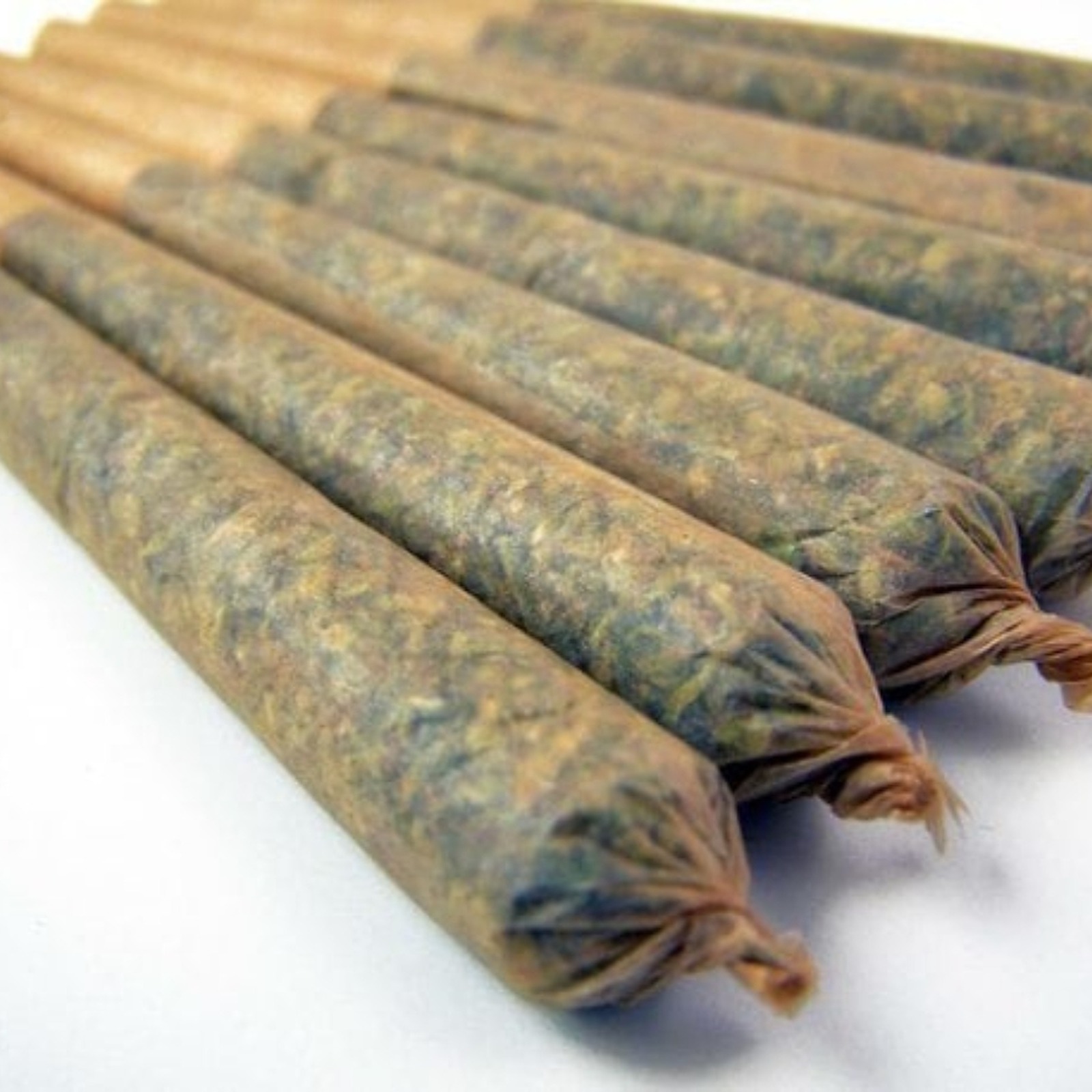Photograph of product: Moose & Lobsta .85g Pre-Roll (Deep Creek)