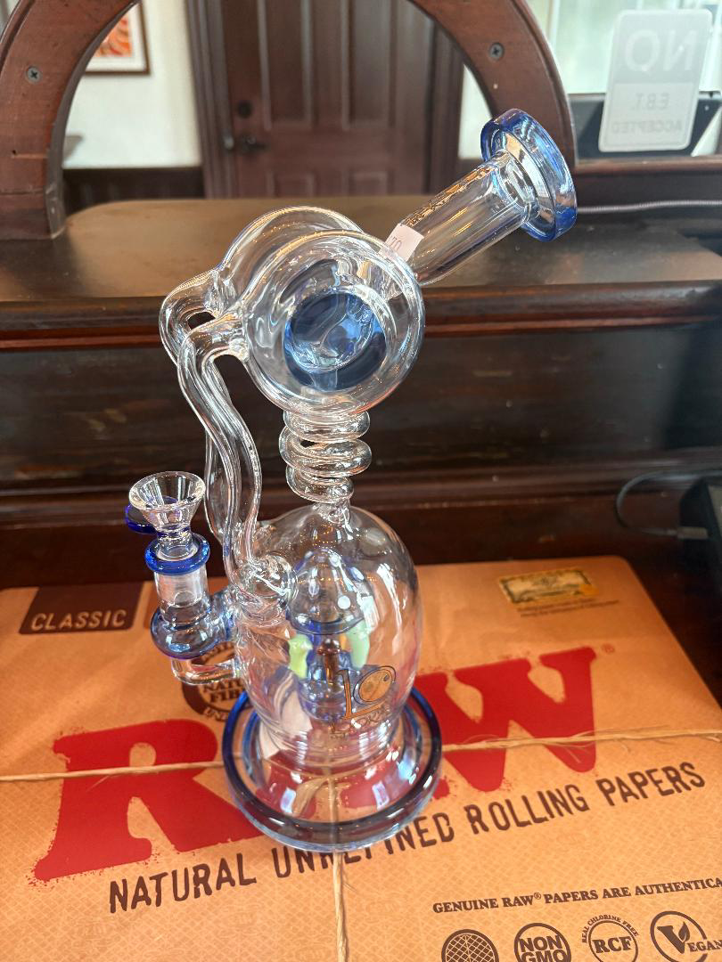 Photograph of product: Lookah Recycler Bong