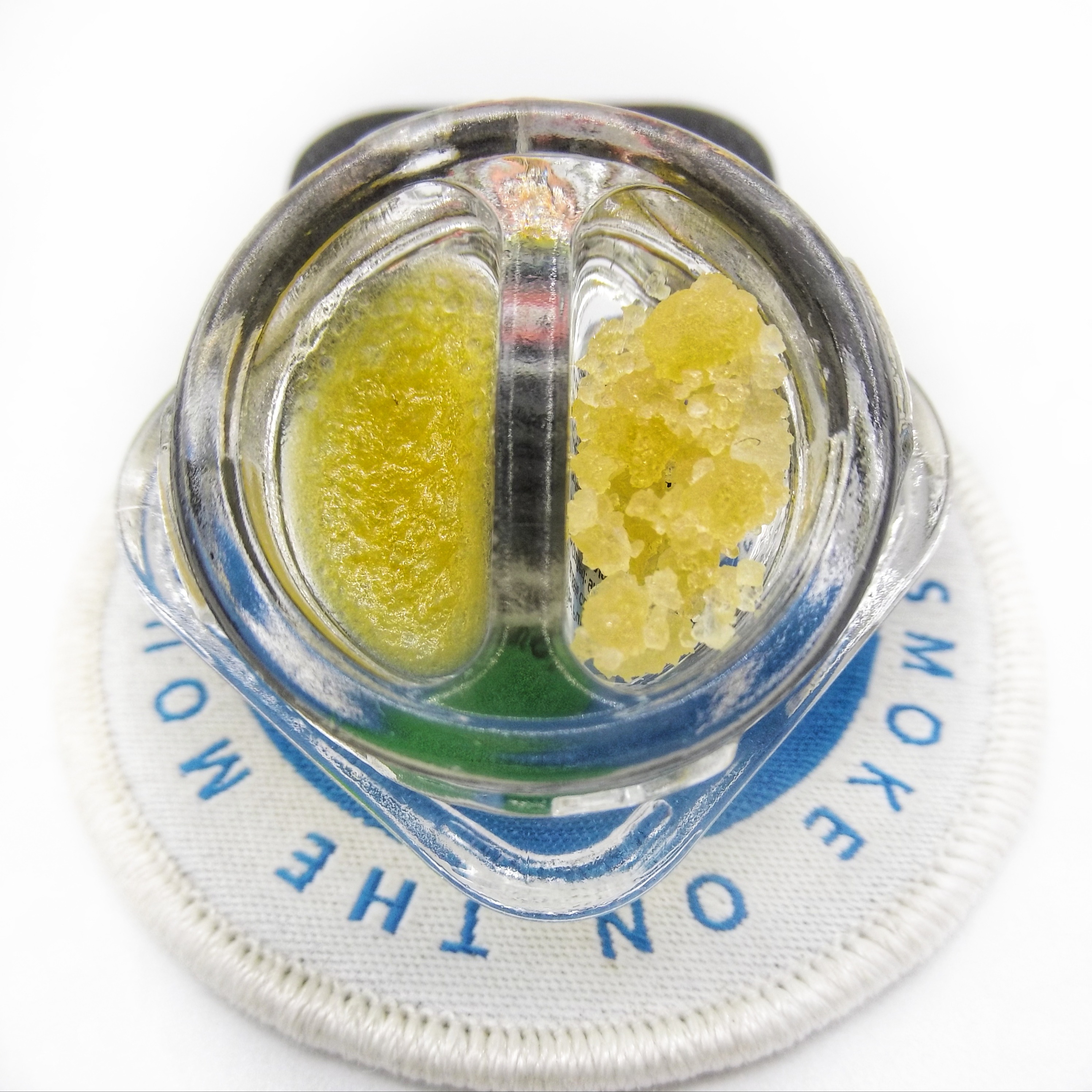 Photograph of product: Calyx 1g Oui'd Dosi Punch Diamonds Sauce