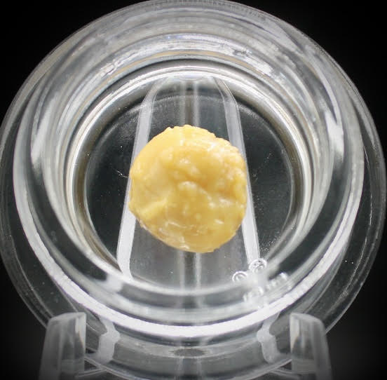 Photograph of product: Beezle | Live Resin Budder | Member Berry | 1g