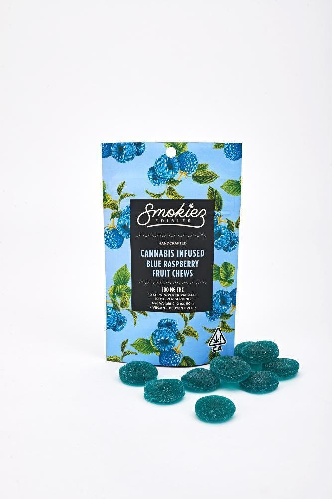 Photograph of product: Smokiez Edibles - Blue Raspberry 100mg Oui'd Fruit Chews