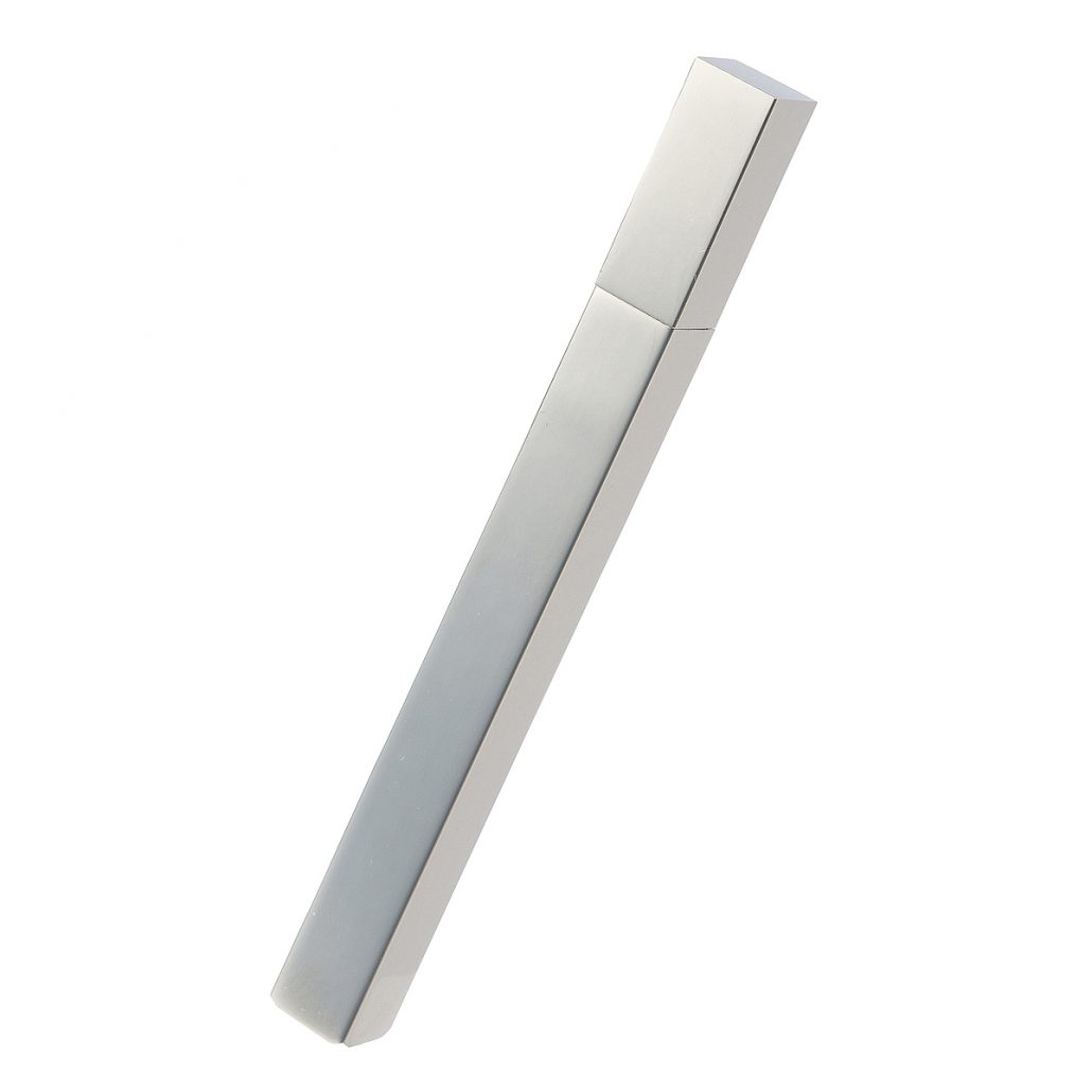 Photograph of product: Queue Petrol Lighter | Silver