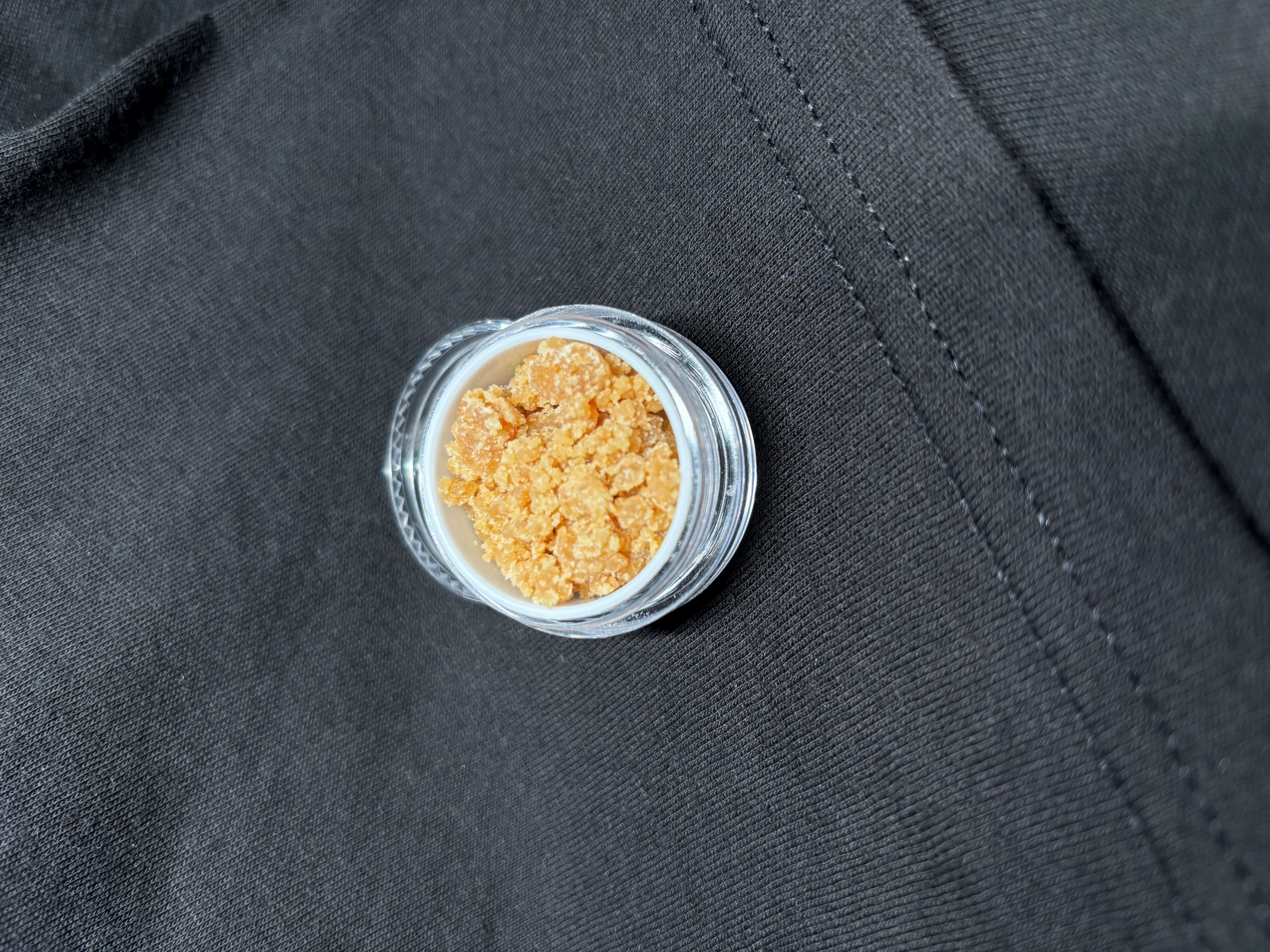 Photograph of product: Space Cakes Sugar Wax 4G Mini Baller $70
