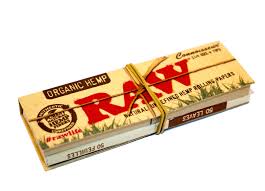 Photograph of product: RAW Oranic Hemp Connoisseur 1 1/4 Size Rolling pappers with Tips