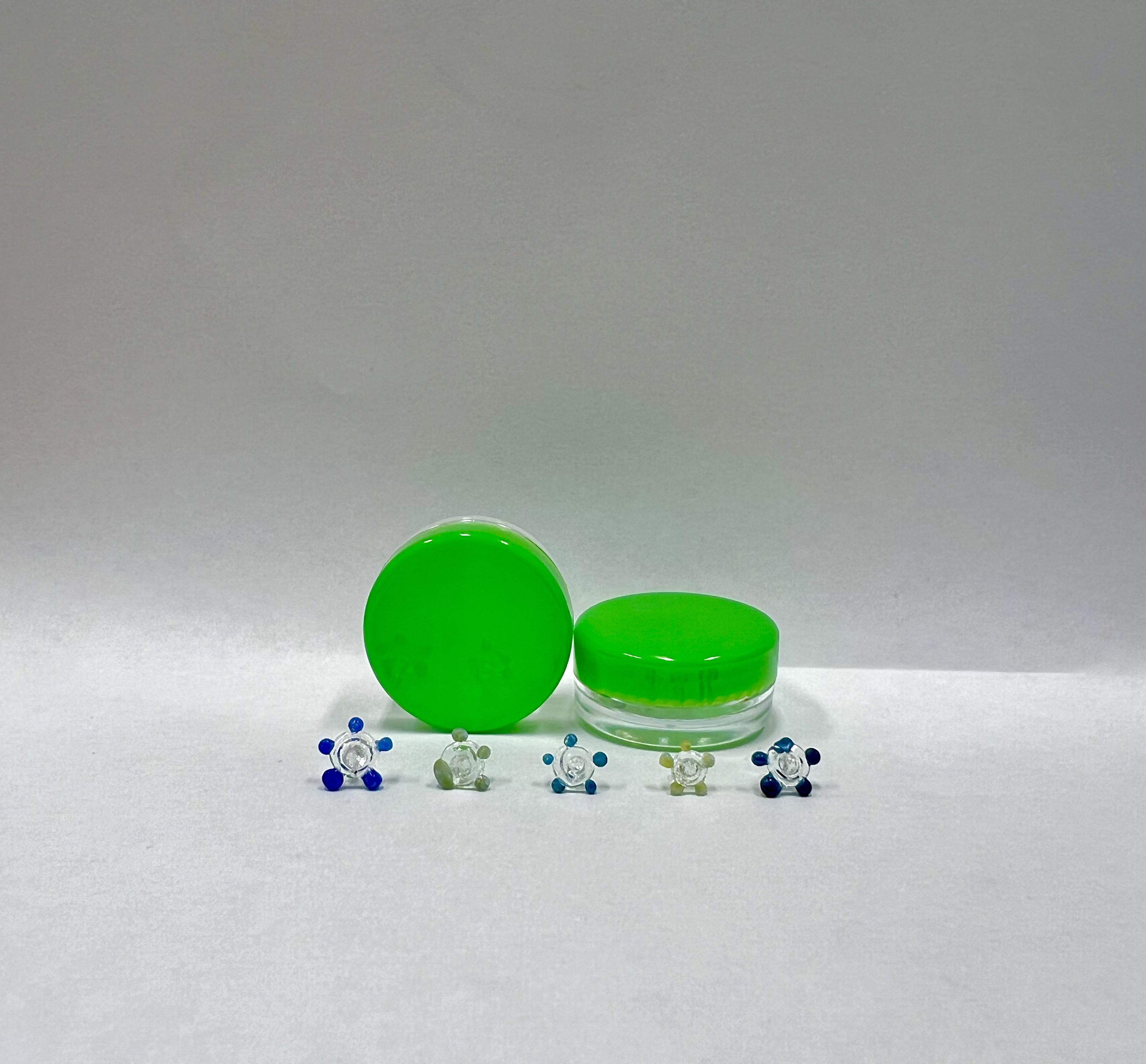 Photograph of product: Daisy Glass Pipe Screen - 5pk