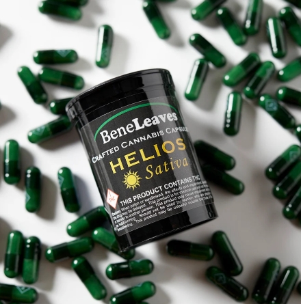 Photograph of product: Helios | 1:1 TH-oui:CBG | Capsules | 22 x 10mg