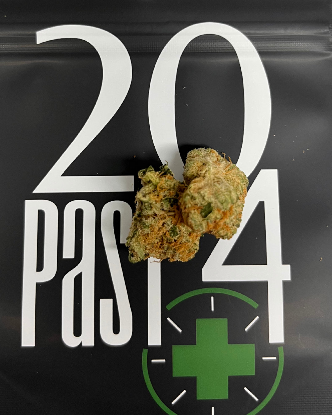 Photograph of product: Fluresh | Carbon | White Super Skunk | Bulk Flower | Hybrid - 28g