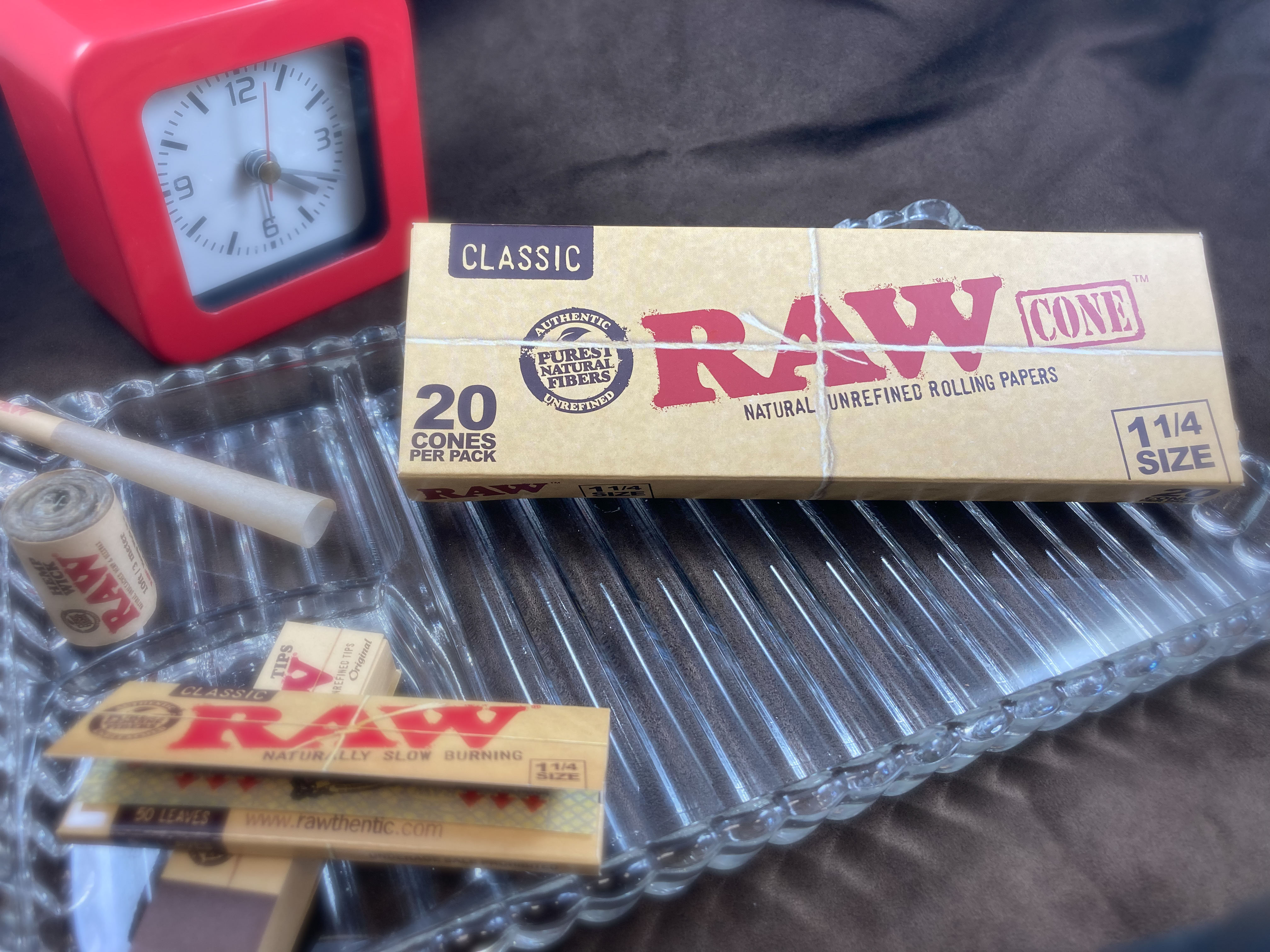 Photograph of product: RAW Classic Cones 1 1/4 20pk