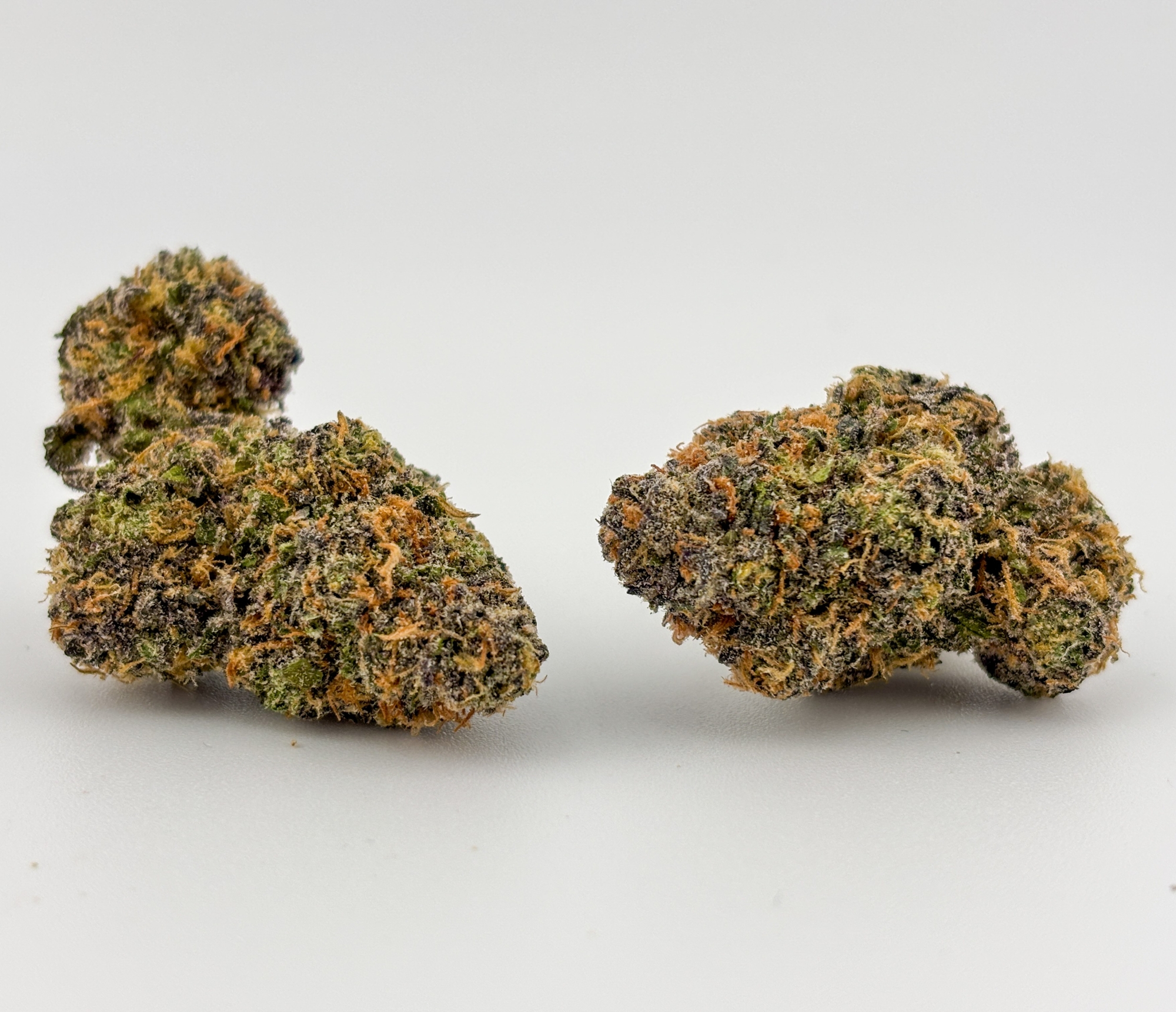Photograph of product: Emerald Oui'd Worx | Flower [I] | Grandaddy Purple (0144)