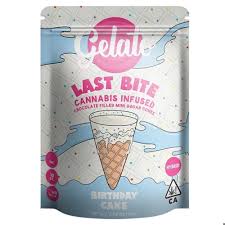 Photograph of product: GELATO | BIRTHDAY CAKE | 10MG ICE CREAM CONES | 10PK