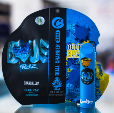 Photograph of product: Cookies Blue Raz x Blueberry Banana Dual Chamber AIO 1g