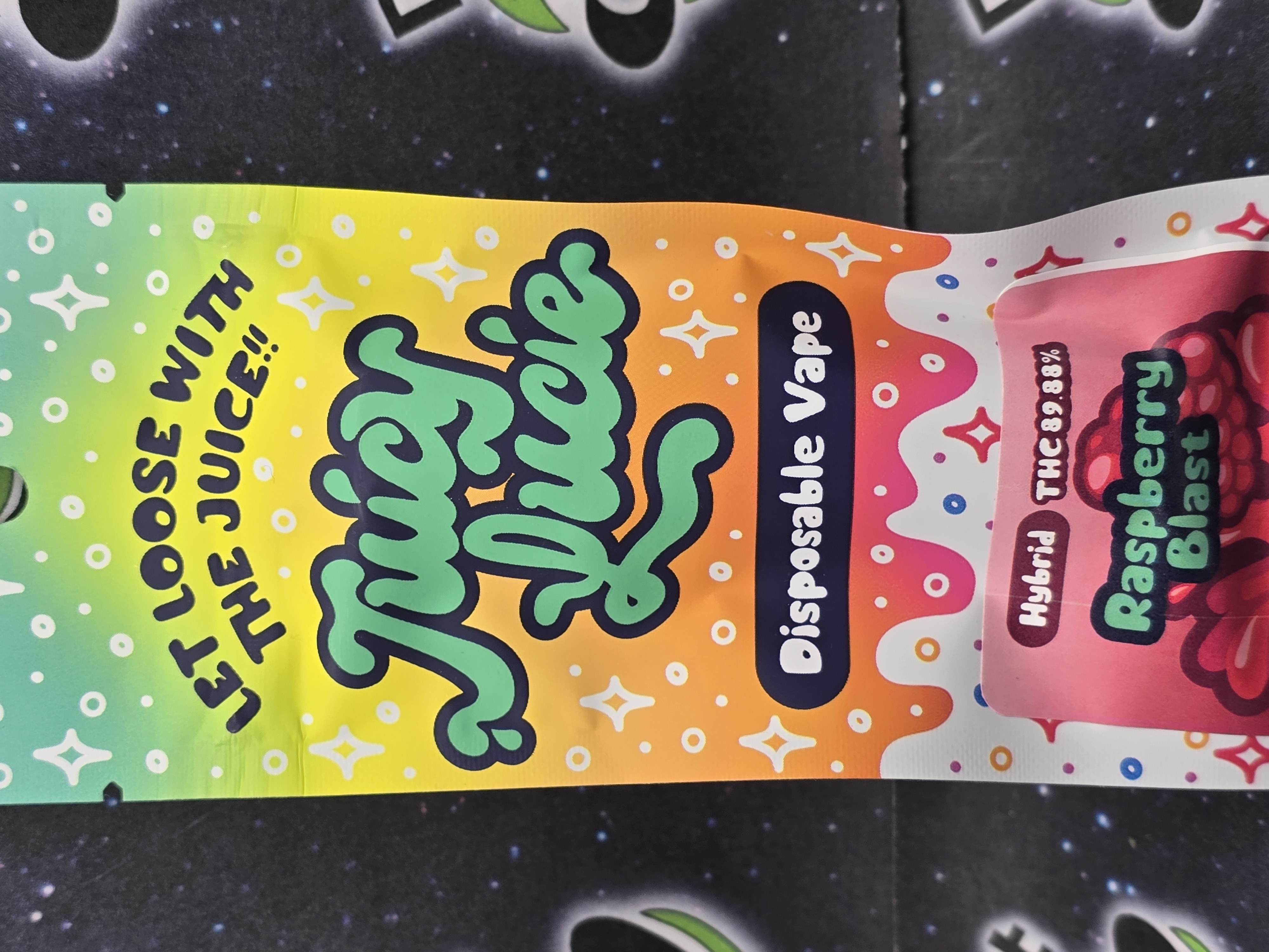 Photograph of product: Juicy Lucie | Raspberry blast Disposable Vape