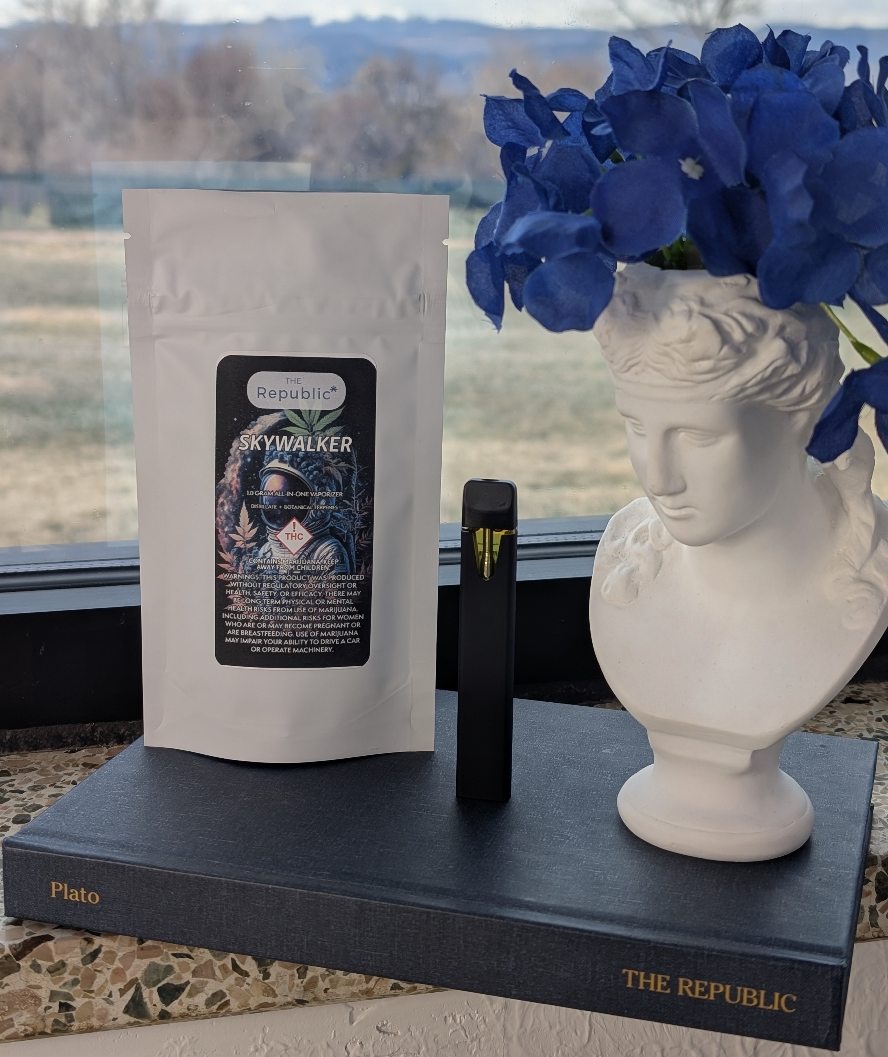 Photograph of product: The Republic Skywalker Oui'd - Disposable