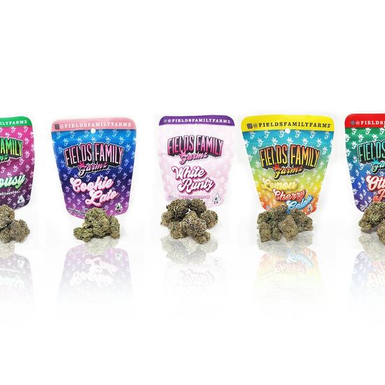 Photograph of product: Fields Family Farmz - Black Cherry Gelato - Smalls - Bag 3.5g - 